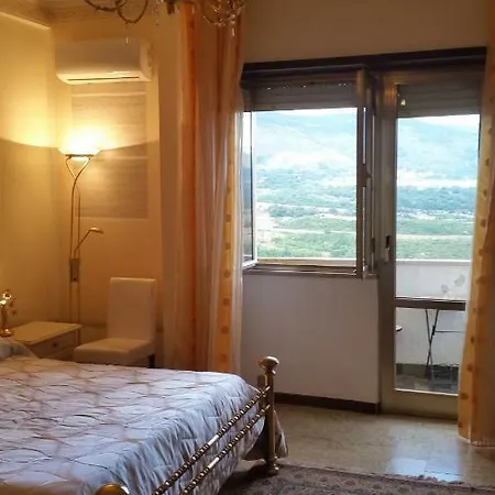 לינה וארוחת בוקר Altura